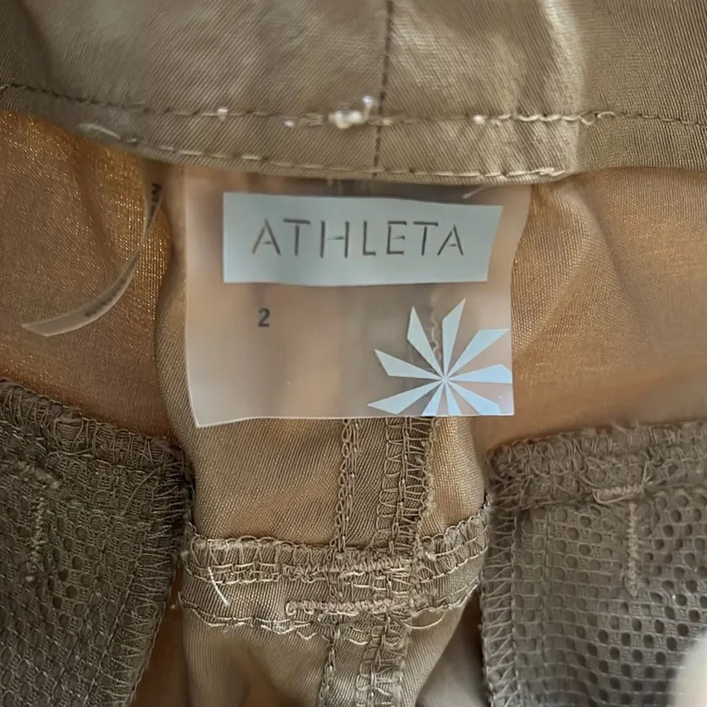 EXCELLENT CONDITION WOMEN’S SIZE 2 ATHLETA LOW RISE DIPPER CARGO BOOTCUT PANTS
